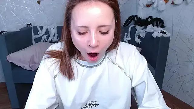 evaa_here_ on StripChat 