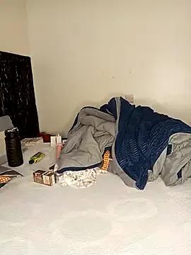 firewaist — Flash boobs