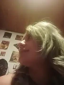 Hollywouldd on StripChat 