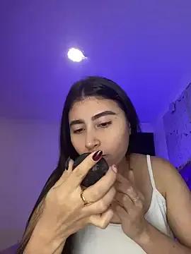 Isabella_Montoya — FINGER IN PUSSY & RUB CLIT 