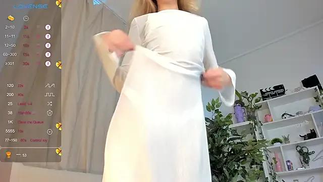 Kara_smalltits on StripChat 