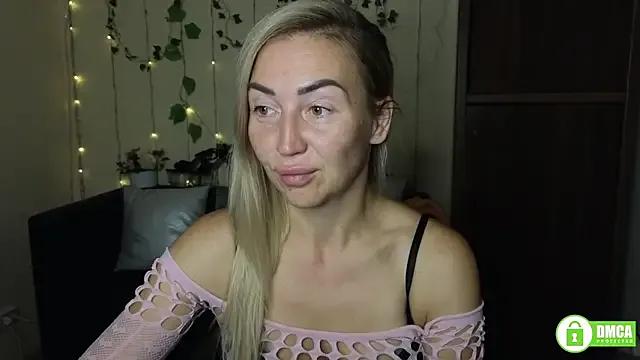 Kiss_julli88I on StripChat 