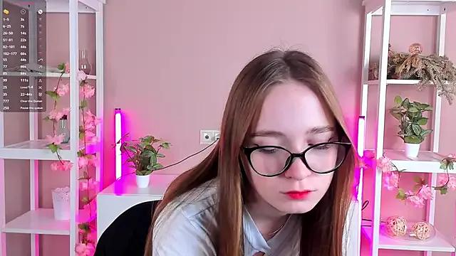 LittleCutieSandy on StripChat 