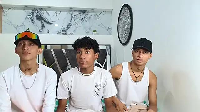 LONDON_BOYS1 — SUCK TWO HARD COCKS 