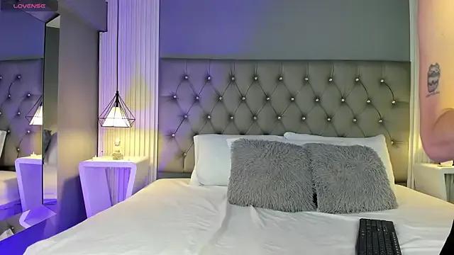 StripChat LunaBloomn is Freechat LunaBloomn — Riding dildo