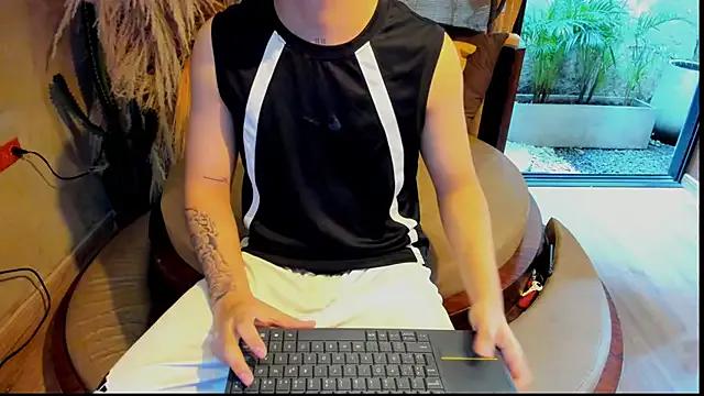 MarcoVitto — cum show+blowjob