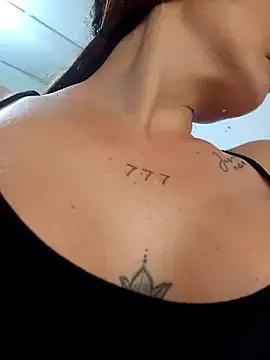 Queen_lorena on StripChat 