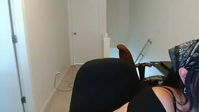 Sassy_Latina on StripChat 