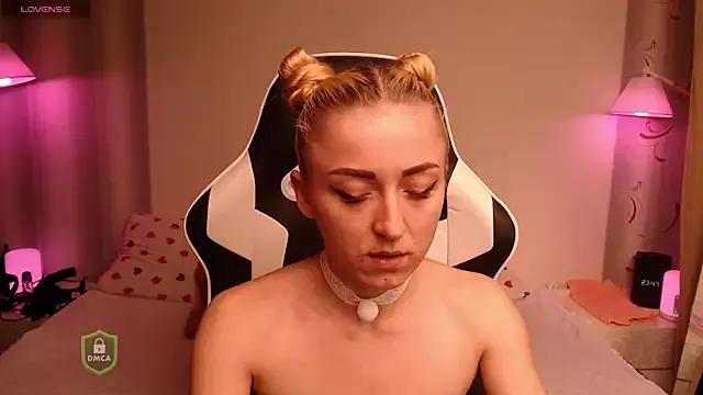 StripChat space_danger is Freechat space_danger — caress pussy for 10 minutes