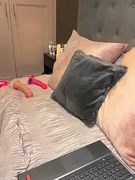 ThirstygirlCeCe — Play with my tits 