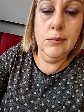 VenusAlpha — Nuda in bagno mi masturbo